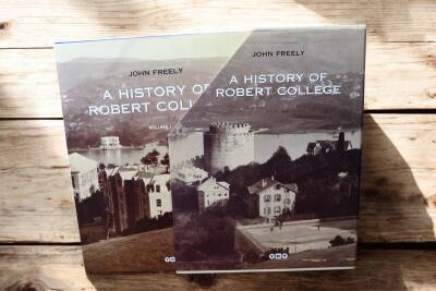 A History Of Robert College - 1